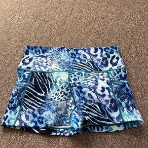 Fitted workout shorts